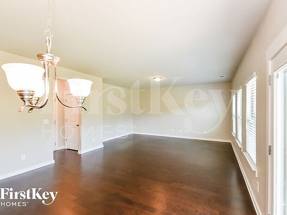 3rd image of 3208 Camden Ct