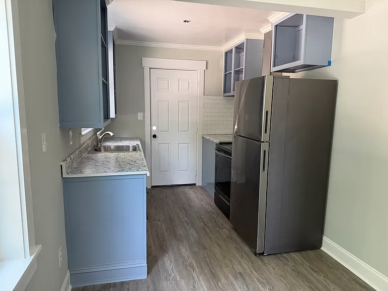 202 B Oak St #B — Photo 6