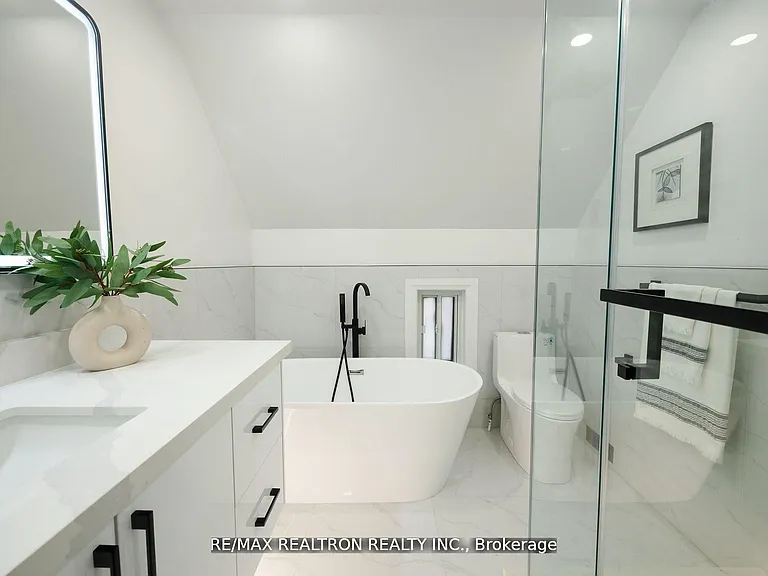 77 Hatherley Rd — Photo 18