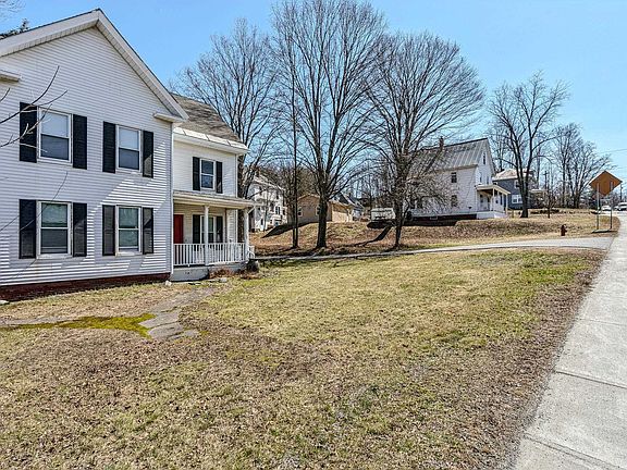 4th image of 27 Seminary Hill Road