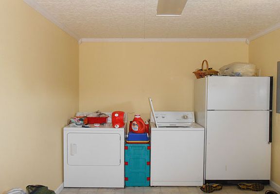 5th image of 517 Willow St