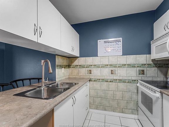 4th image of 1390 Lauzon Rd #120