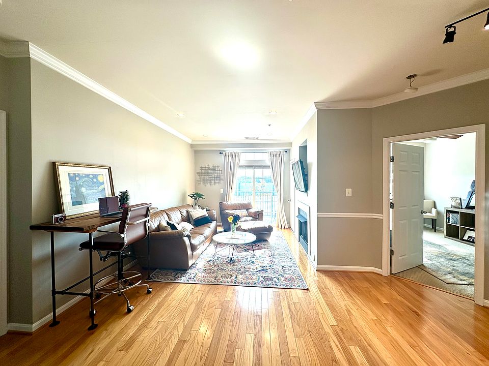 1st image of 2465 Army Navy Dr APT 407