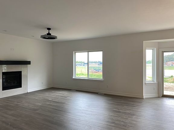 5th image of 733 Britt Circle Dr #10