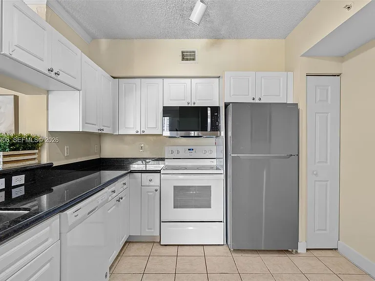 17150 N Bay Rd #2908 — Photo 10