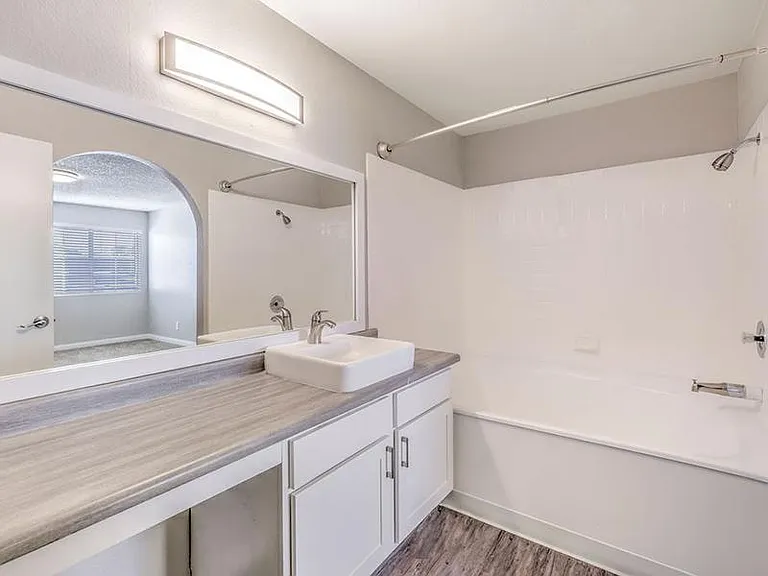 KD Place — Photo 11