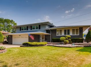 2843 Forest Ln, Lansing, IL 60438