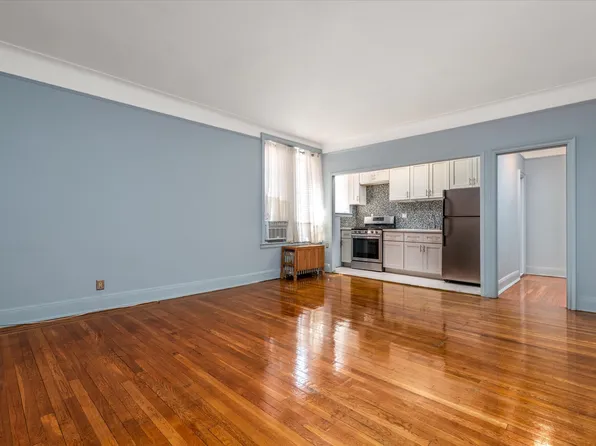 59-11 Queens Boulevard image 7 of 9