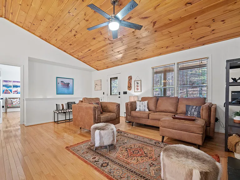 301 Buckskull Hollow Dr — Photo 33