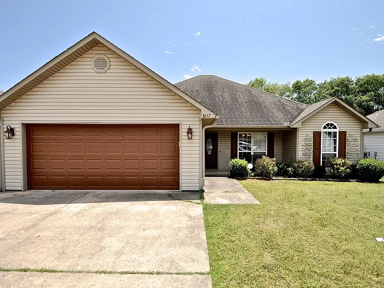3617 Lexee Dr — Photo 1