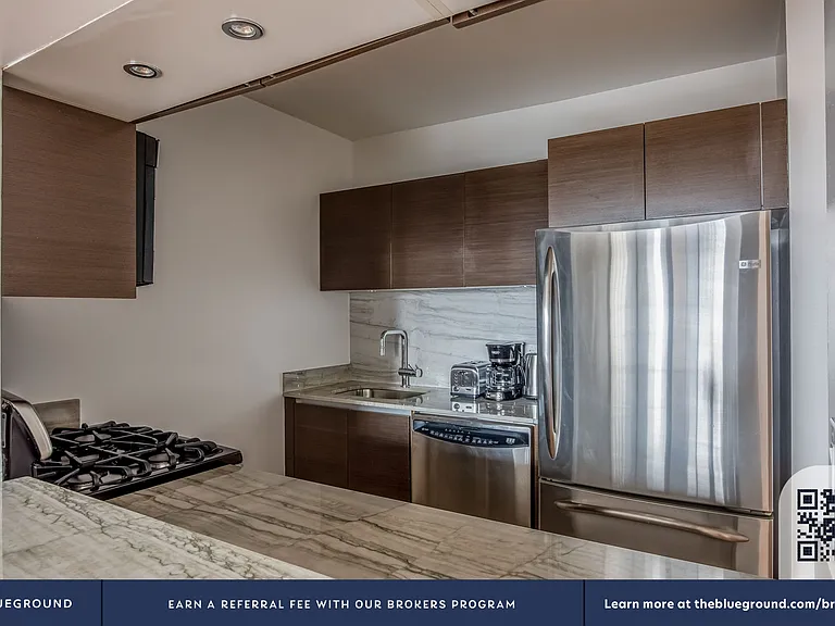 235 W 48th St #38H — Photo 9