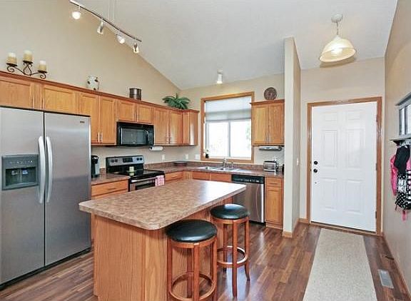 Large Vaulted Ceilings