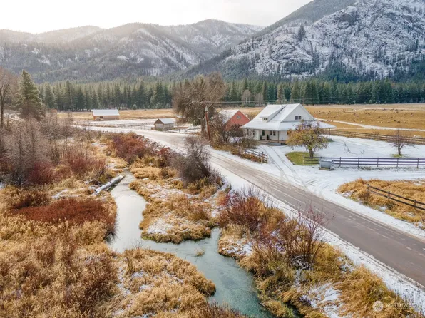 793 Wolf Creek Road, Mazama, WA 98833