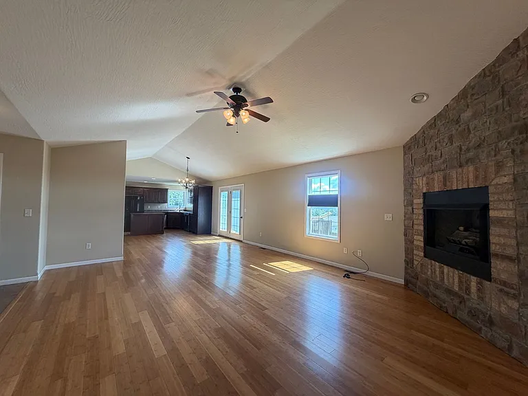 161 Lyle Curtis Cir — Photo 4