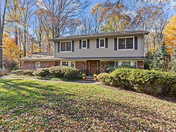 2nd image of 6 Penwood Dr
