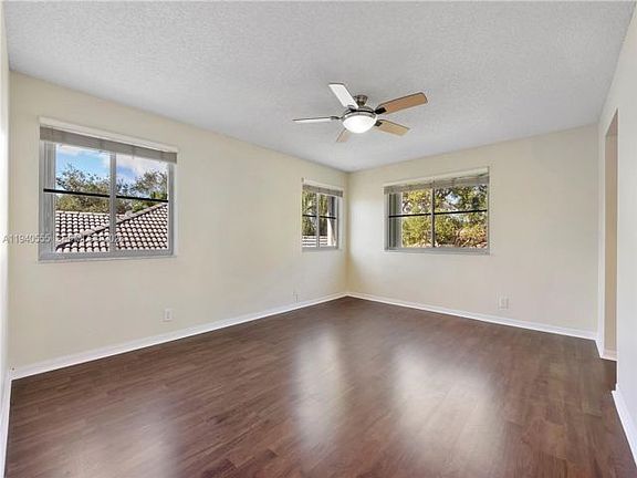 3rd image of 630 Vista Meadows Dr
