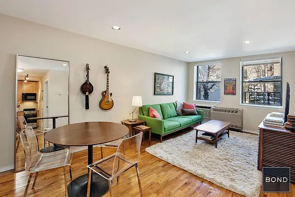 Sold by Bond New York | media 1