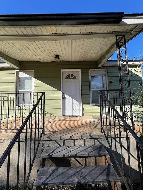 2 bed, 748 sqft, $935 — Photo 2