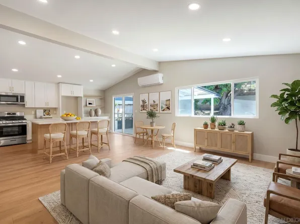 578 E Indian Rock Rd, Vista, CA 92084