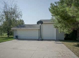 550 W Brook Dr, Horace, ND 58047