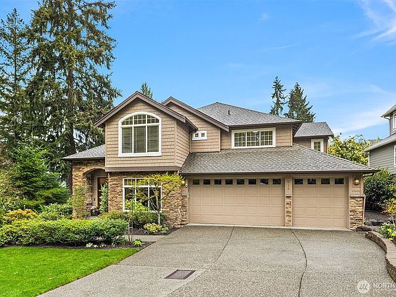 2nd image of 816 100th Avenue SE