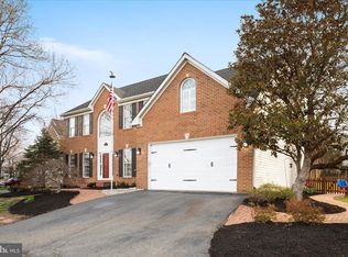43186 Maple Cross St, Chantilly, VA 20152