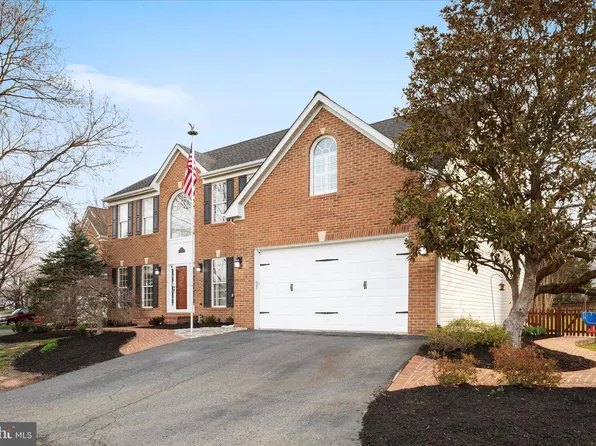 43186 Maple Cross St, Chantilly, VA 20152