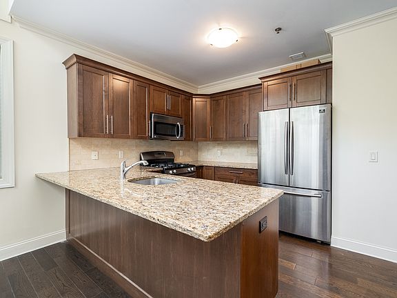 4th image of 255 Laird Ave APT 12