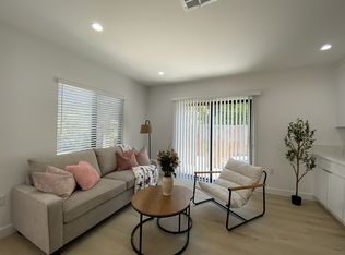 1922 11th St #2, Santa Monica, CA 90404
