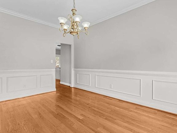 5th image of 24 Saddlebrook Dr SE