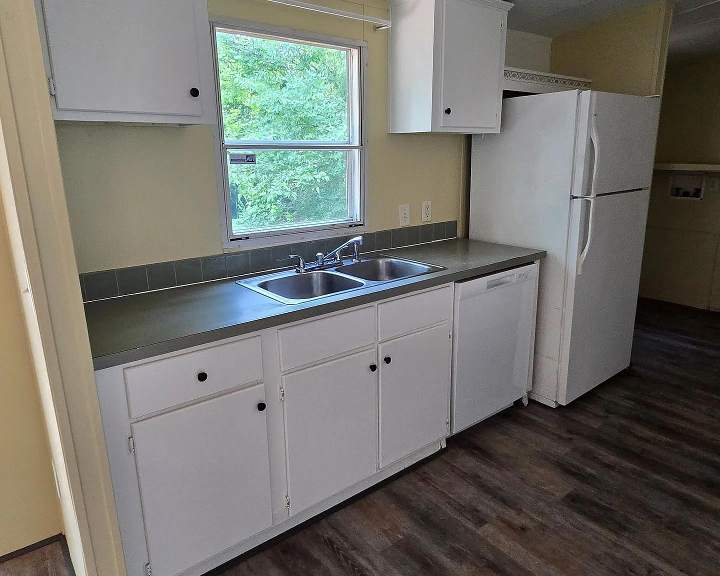 3 bed, 1392 sqft, $1,425 — Photo 4