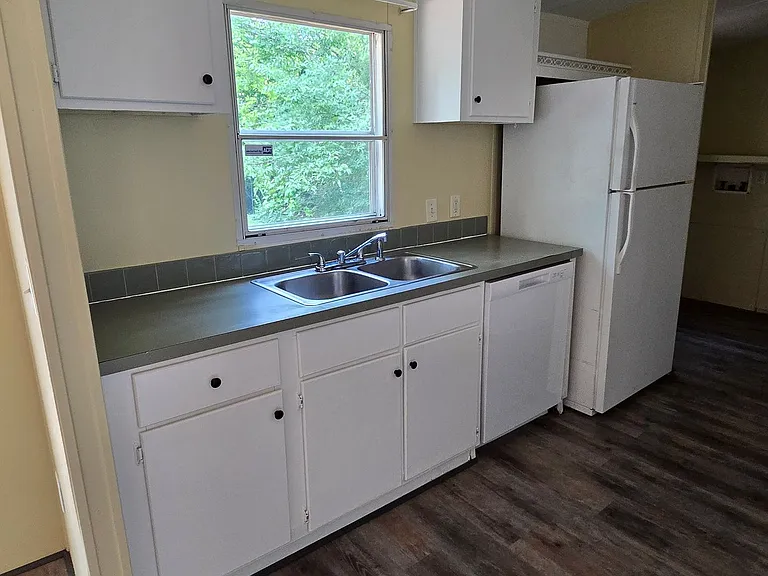 118 Kennedy Ave — Photo 4