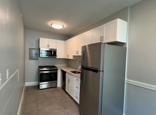231 Lafayette St #2R, Salem, MA 01970