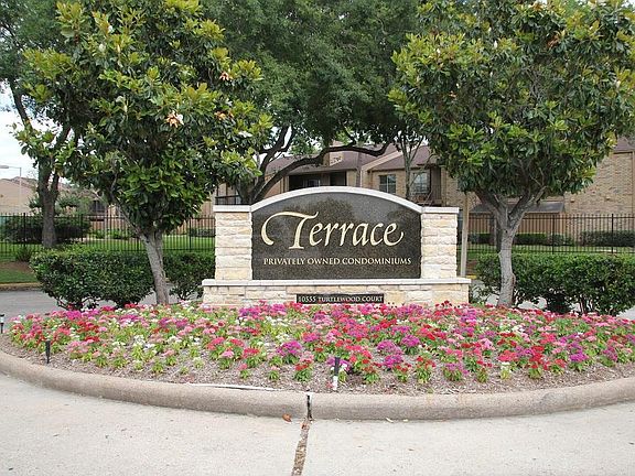 2nd image of 10555 Turtlewood Ct Unit 204