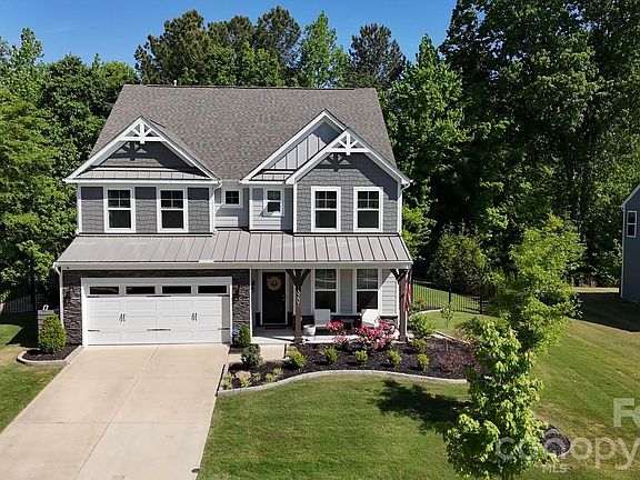 2nd image of 13207 Fiore Pl