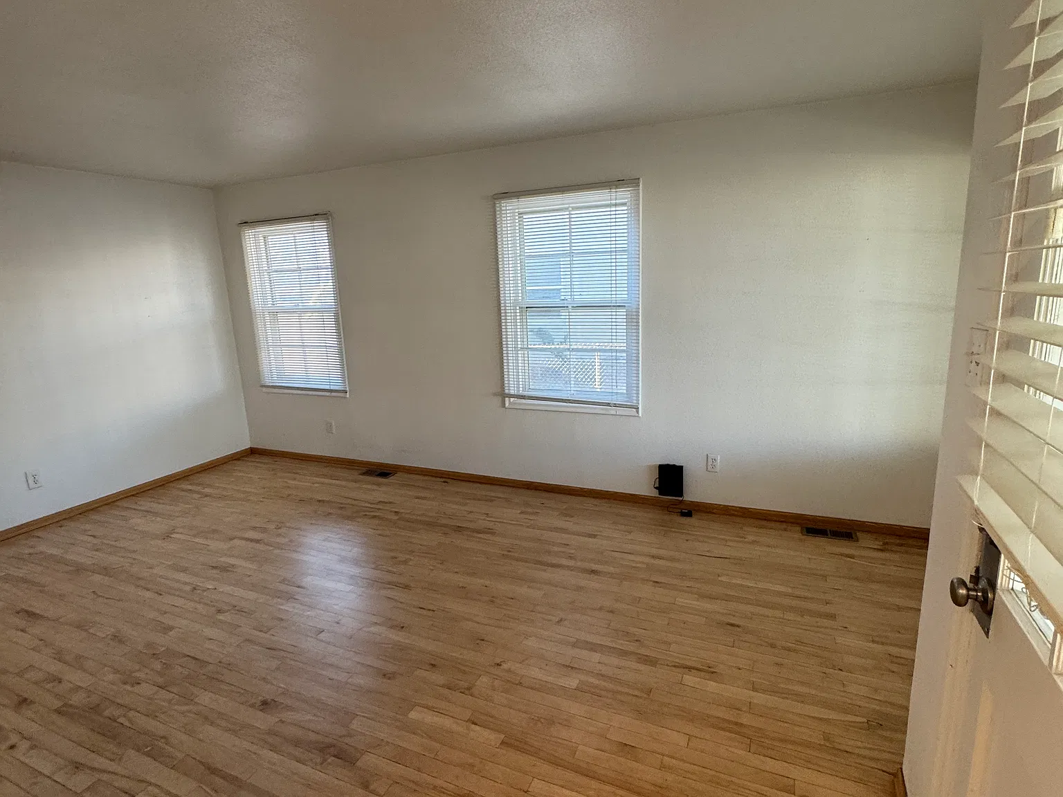 1 bed, 1100 sqft, $1,500 — Photo 3