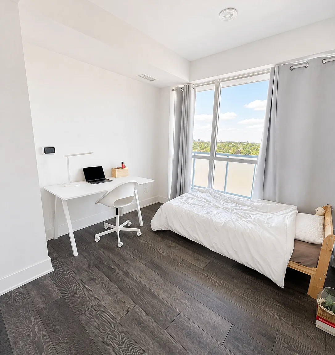 2 bed, 700 sqft, $1,300 — Photo 1