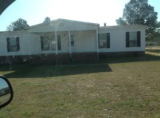 101 Columbia Dr, Raeford, NC 28376