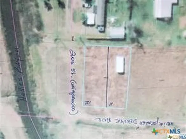 201-03 W Denver Ave, Seadrift, TX 77983