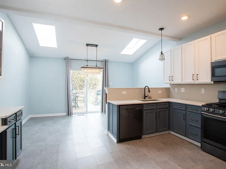 200 Toddson Ln — Photo 9