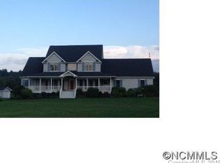 240 Benton Farms Ln, Horse Shoe, NC 28742