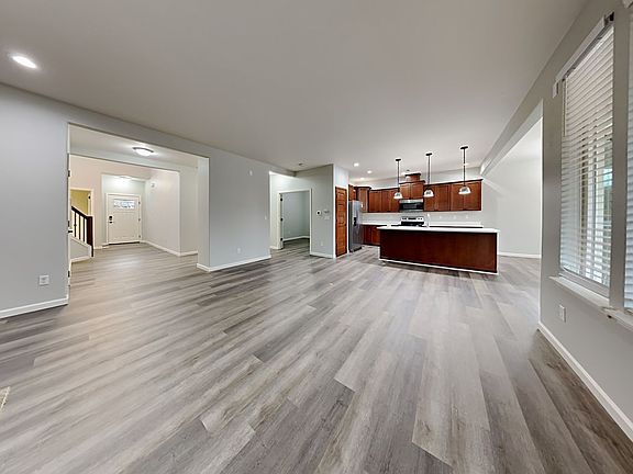 4th image of 18924 87th Avenue Ct E