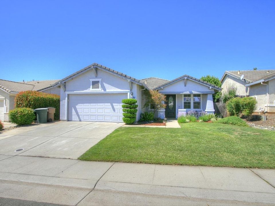 1st image of 1584 Briar Ln
