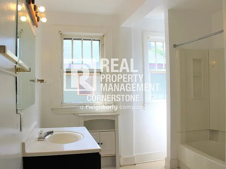808 W Kalamazoo Ave — Photo 21