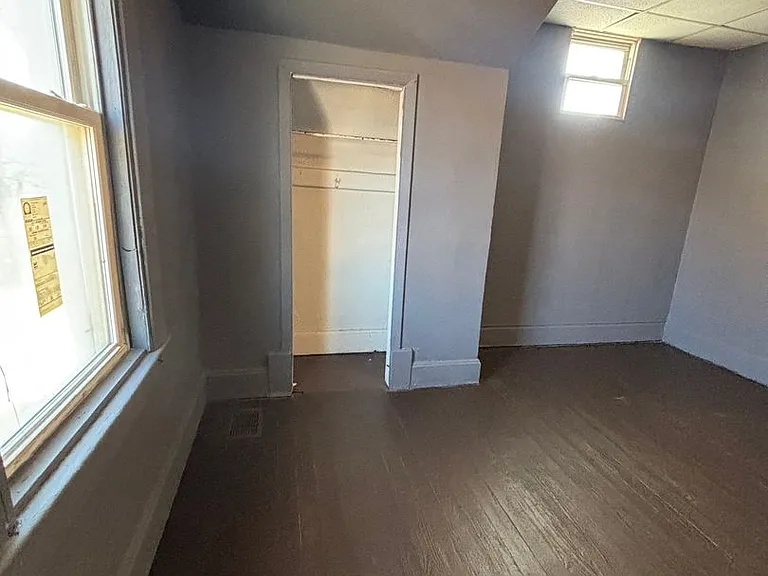 521-523 Dorothy Ave — Photo 13