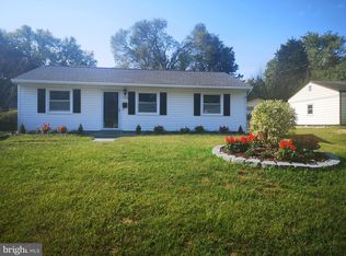 1210 E Longview Dr, Woodbridge, VA 22191