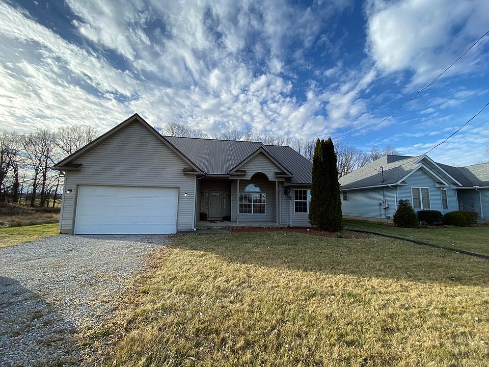 2nd image of 3028 Cinnamon Dr