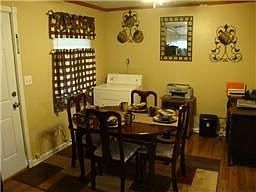 5th image of 117 Jasmine St