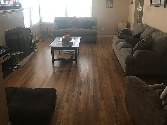 4th image of 870 E Dayton Ave