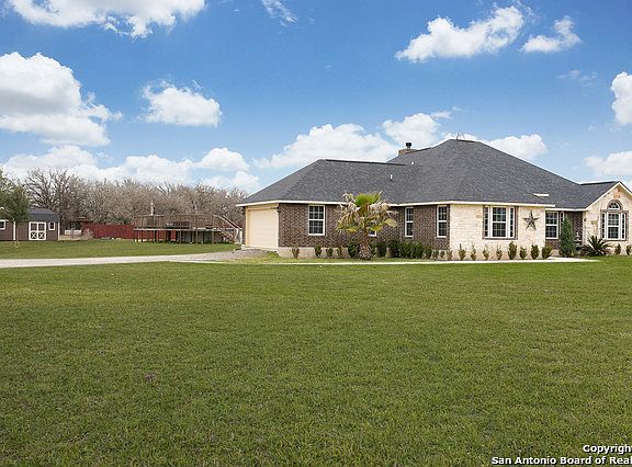 4th image of 404 Ringaskiddy Cir